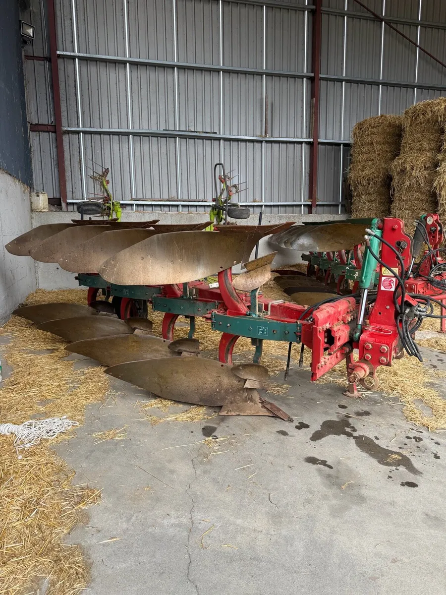 Farm machinery - Image 1