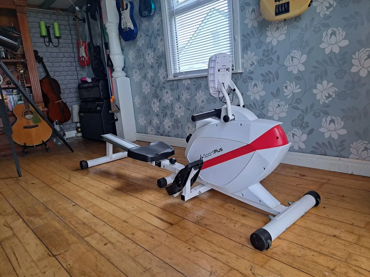 Sportplus rowing machine. Great for full workout. - Image 2