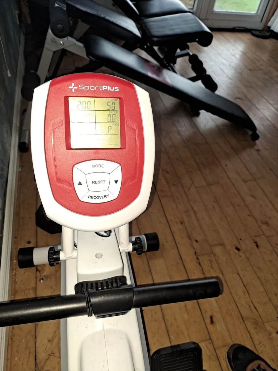 Sportplus rowing machine. Great for full workout. - Image 4
