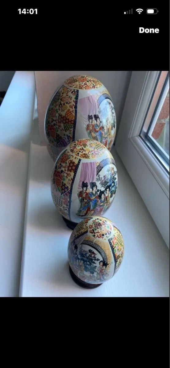 Vintage Chinese Porcelain Egg Set - Image 2