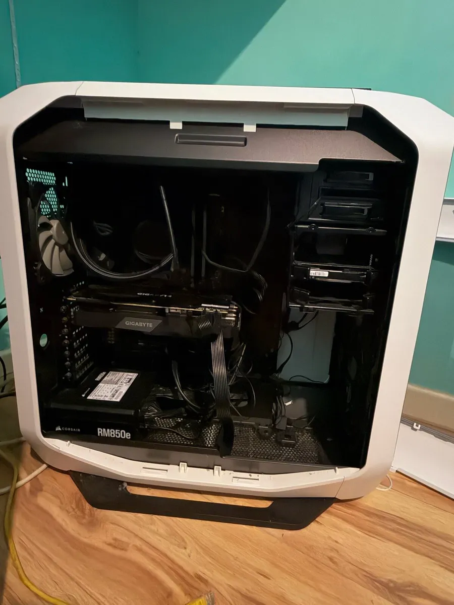 Gaming PC + Dual Monitor + Full Gaming/Audio Setup - Image 3