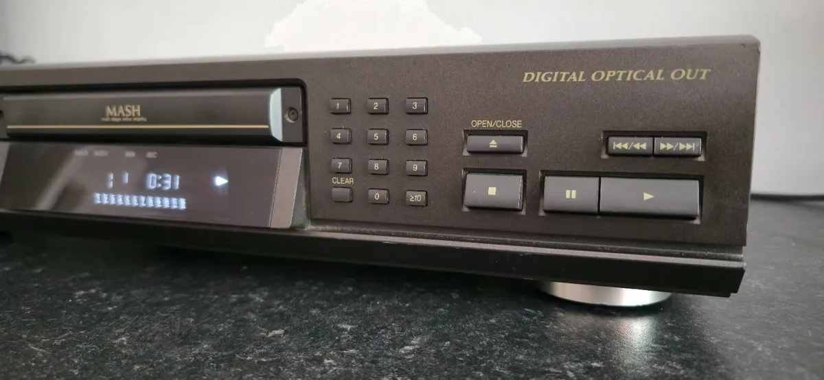 CD PLAYER TECHNICS SL-PG4 100% SUPER CONDITION - Image 4