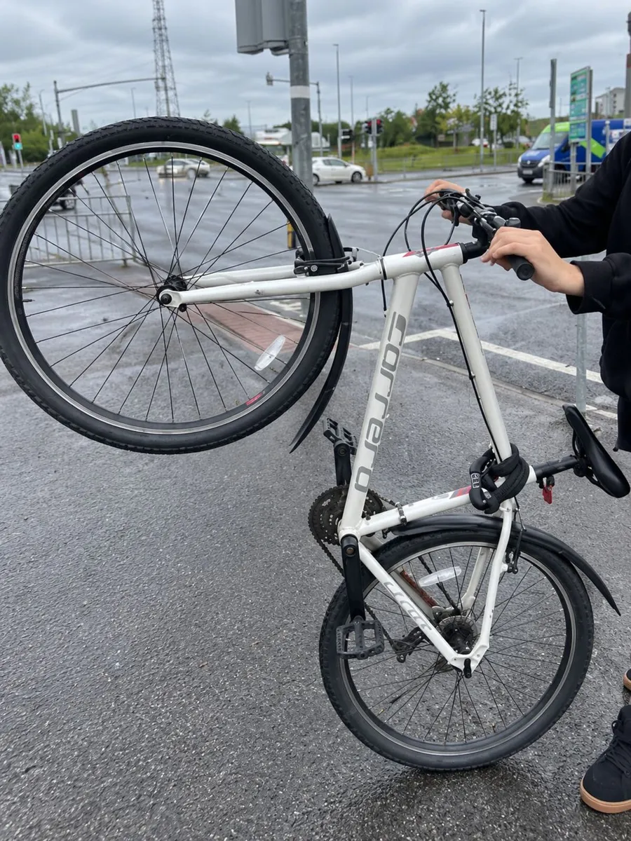 Carrera Crossfire Hybrid Bike + Heavy Duty Lock - Image 3