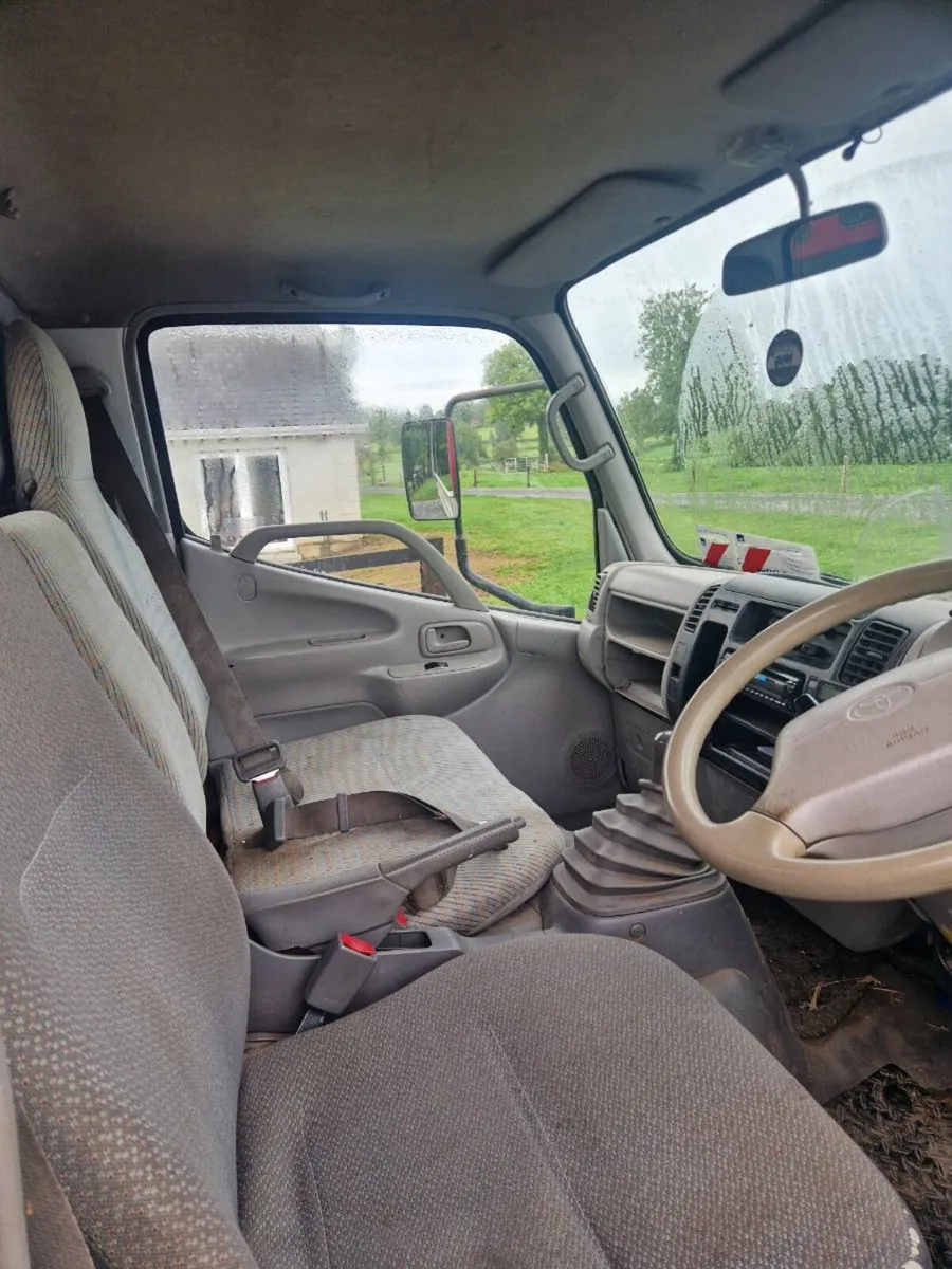 Toyota Dyna - Image 4