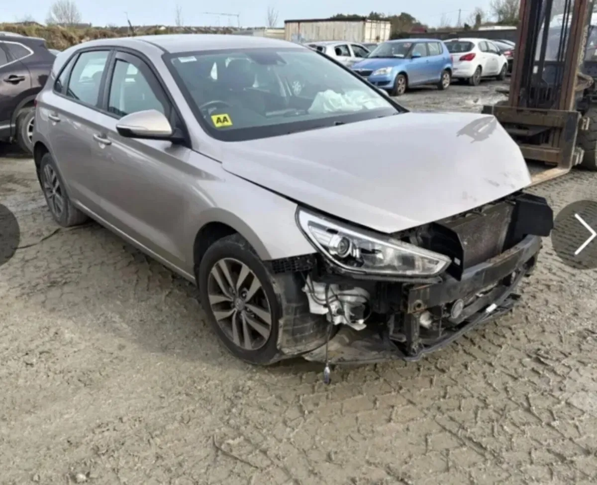 2018 Hyundai i30 1.6 diesel Only 140,000 kms - Image 4