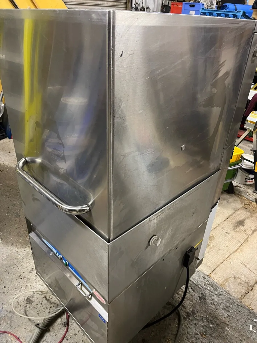 Pass Through Dishwasher & Ice Machine - Image 2
