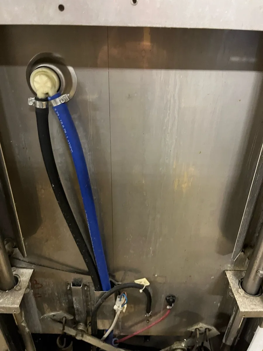 Pass Through Dishwasher & Ice Machine - Image 3