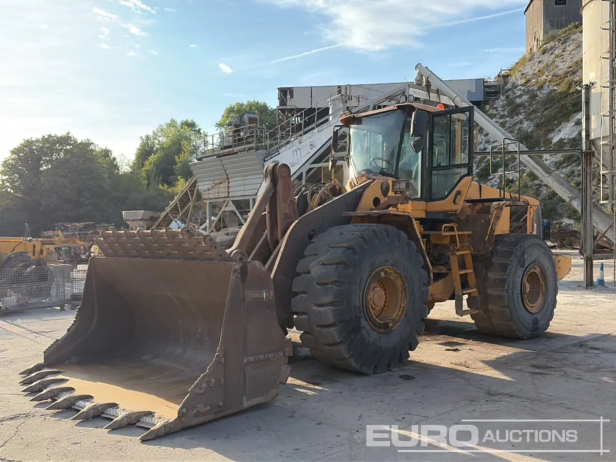 Volvo L220F - Image 1