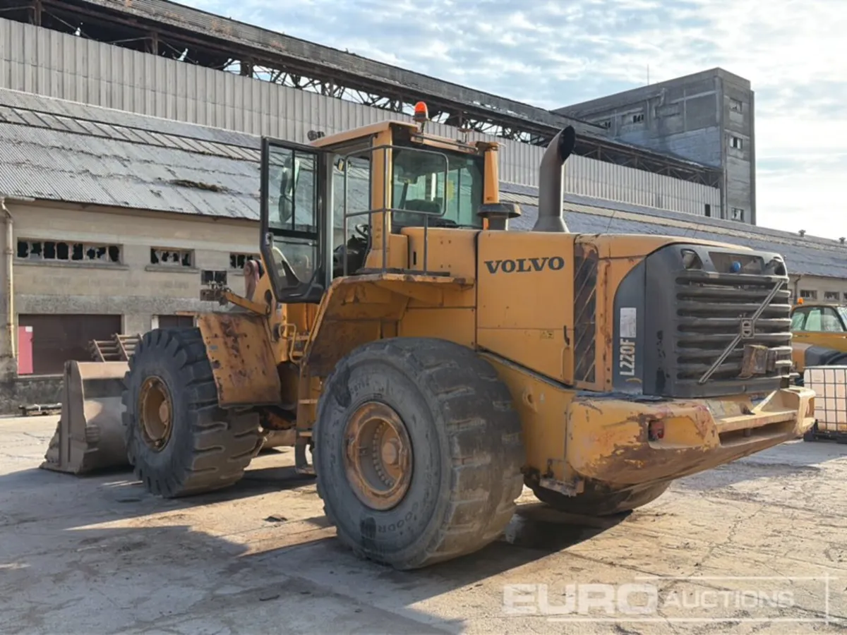 Volvo L220F - Image 4