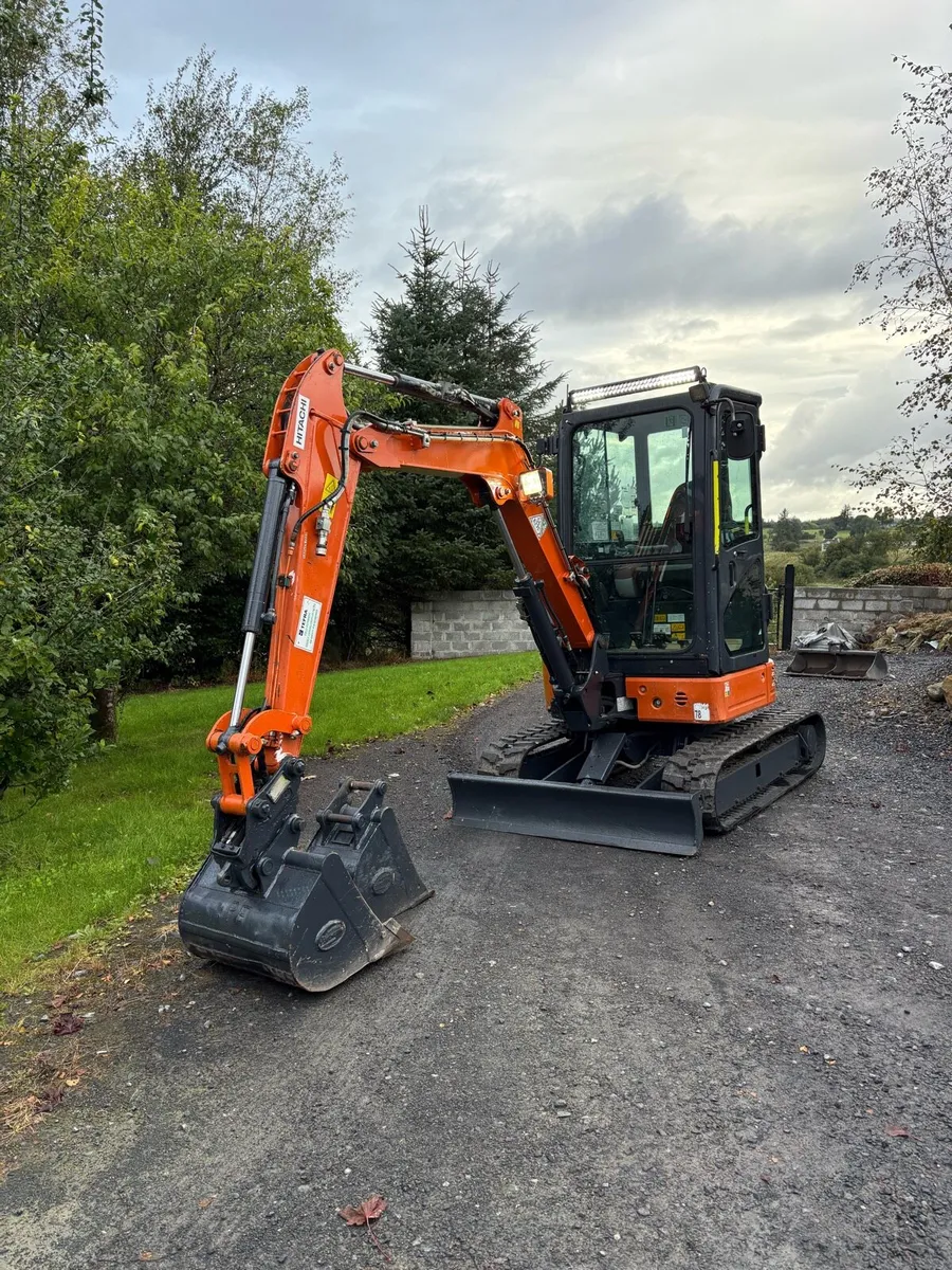 2020 Hitachi 26 U - Image 2