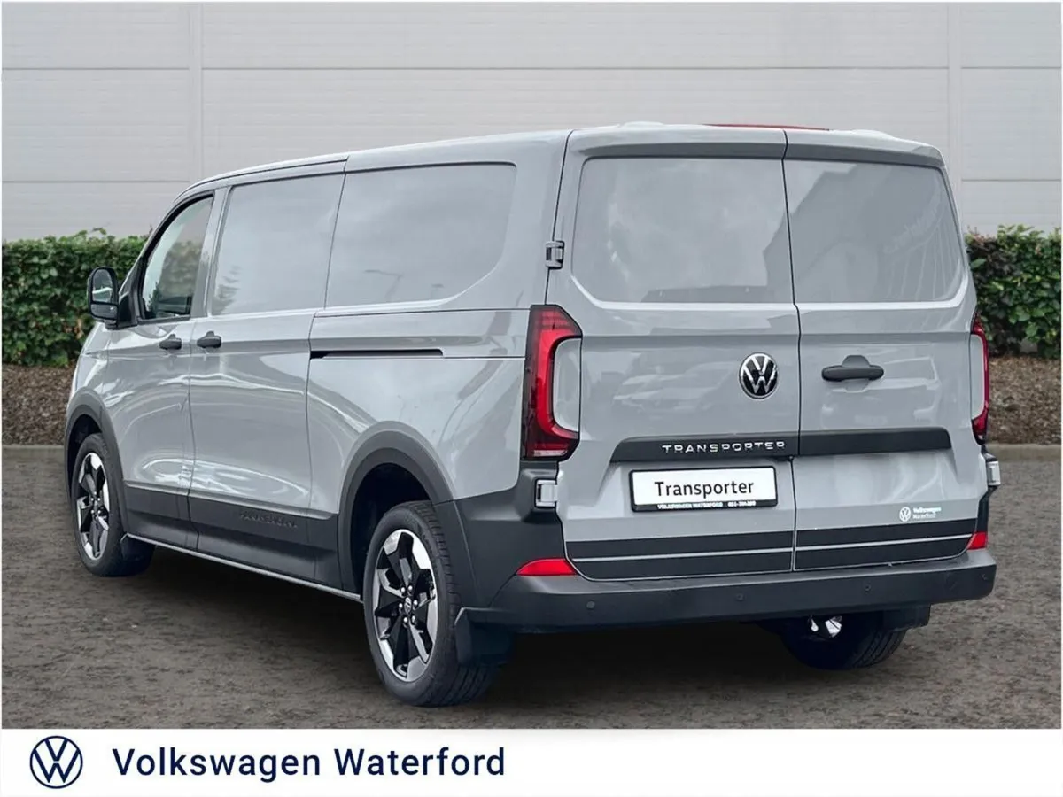 Volkswagen Transporter Pan Americana LWB 150HP Aut - Image 3