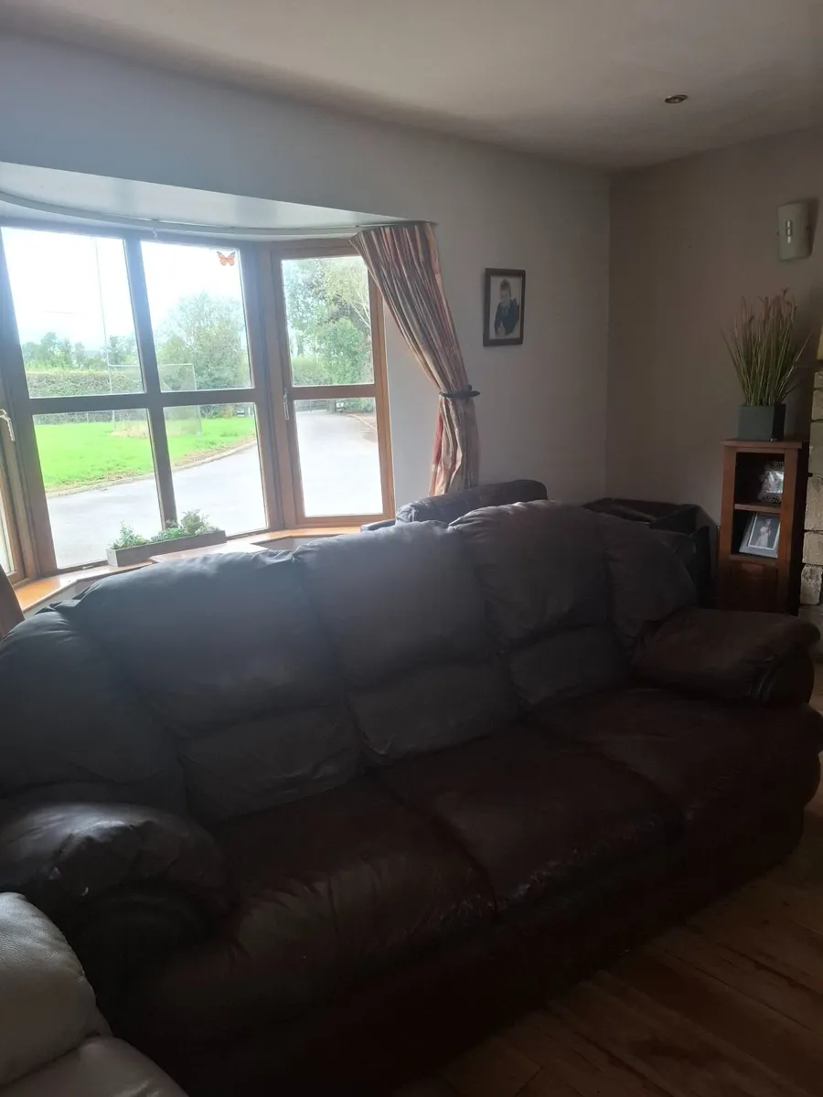 Leather couch - Image 1