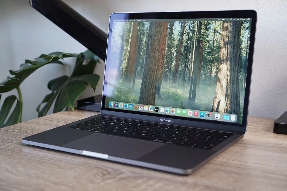 Apple MacBook Pro 13 2019 | i5 | 8GB | 128GB - Image 1