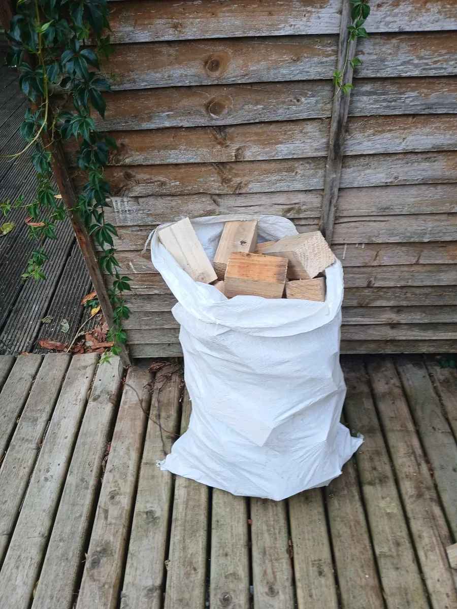 firewood 7 large bags of blocks 40 euro - Image 2