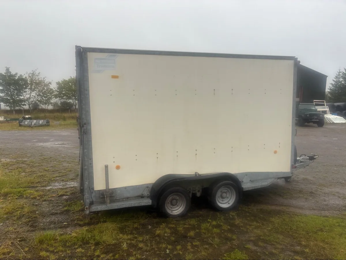 Trailer - Image 1