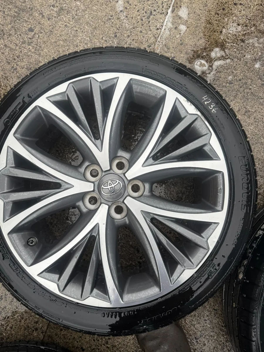 2025 TOYOTA YARIS 17" ALLOY WHEELS - Image 4