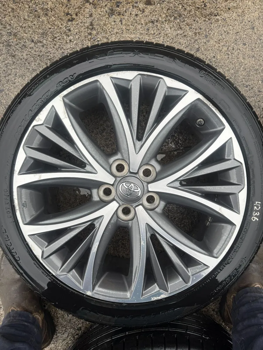 2025 TOYOTA YARIS 17" ALLOY WHEELS - Image 1