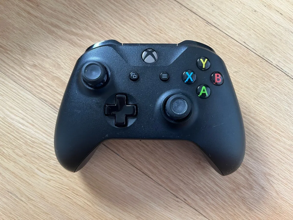 Xbox One Original + Controller + Kinect - Image 3