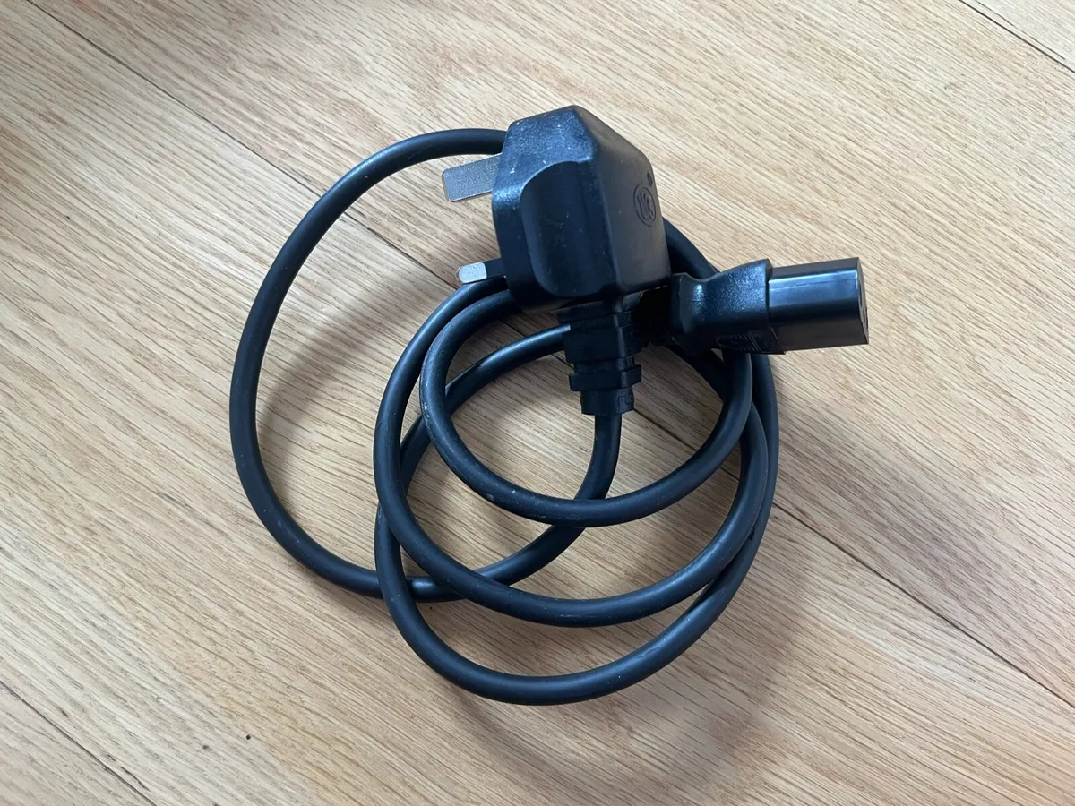Xbox One Original + Controller + Kinect - Image 4