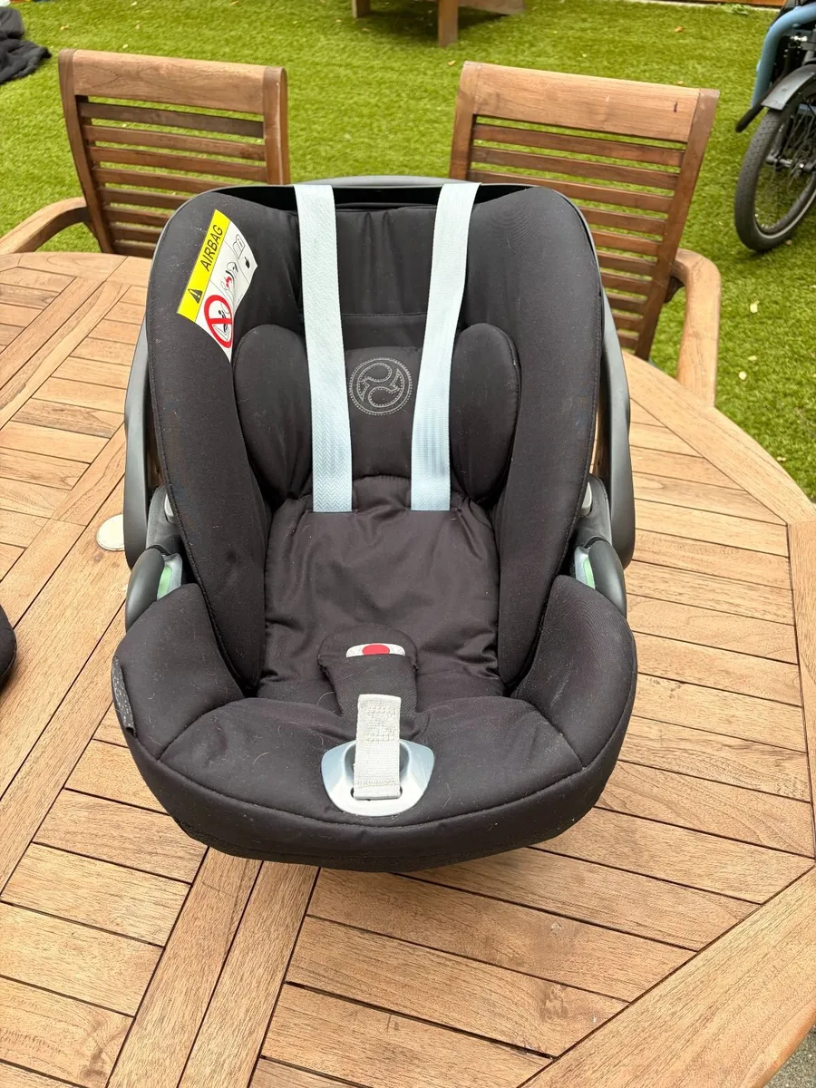 Cybex Cloud T i-Size Rotating Baby Car Seat - Image 1
