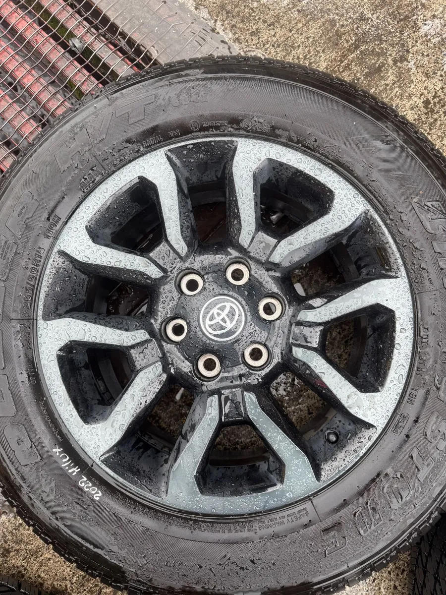 2022 TOYOTA HILUX 18" ALLOY WHEELS - Image 1