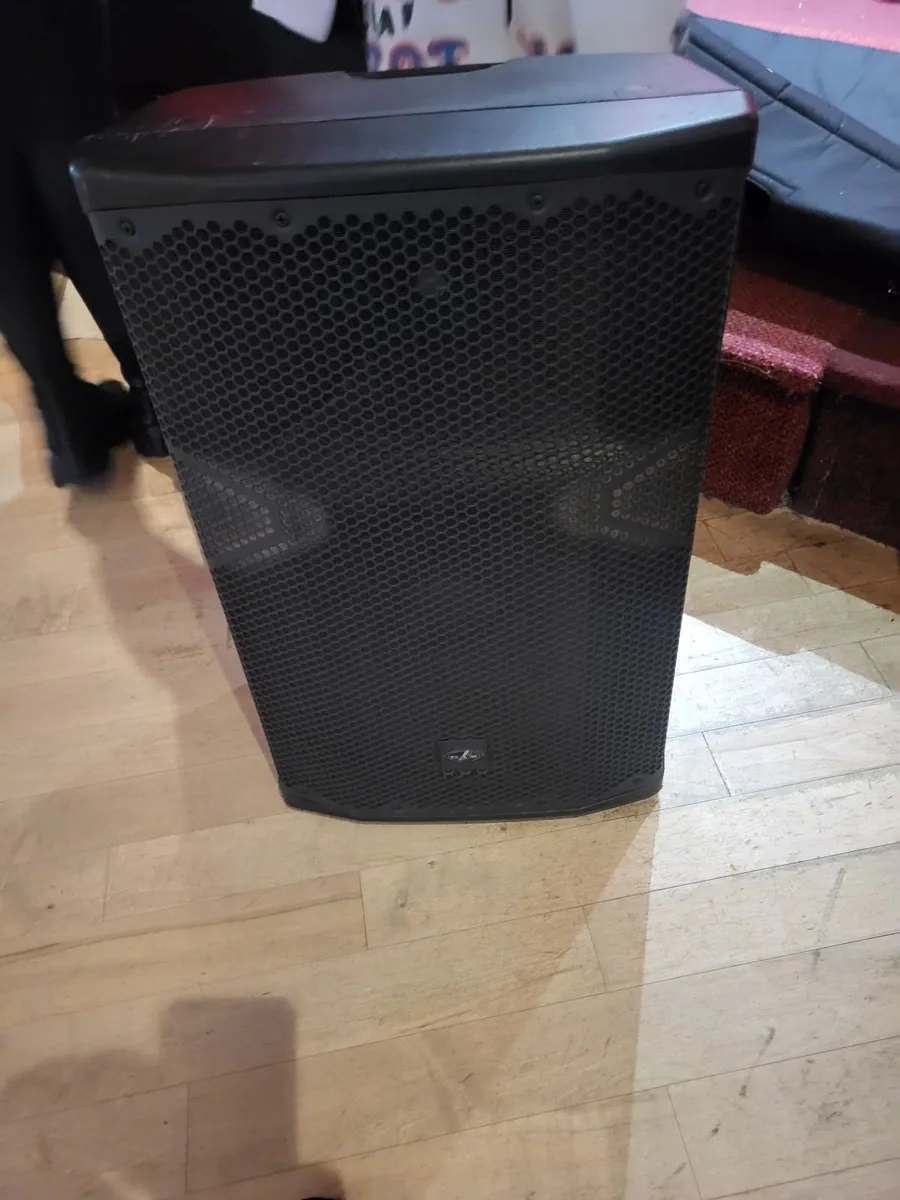 Pa system 2 daz 15inch speakers and 2 alto 15inch - Image 4