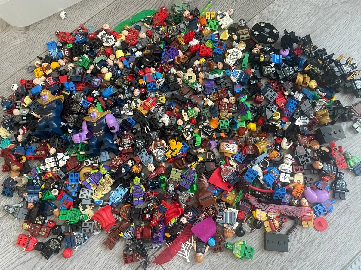 Massive lot of lego superhero figures - Image 1