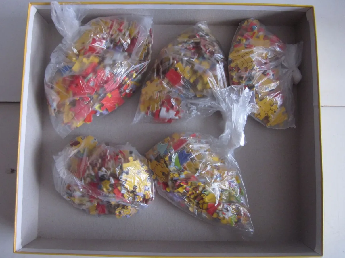 The Simpsons 550 Piece  Double Sided Jigsaw Puzzle - Image 4