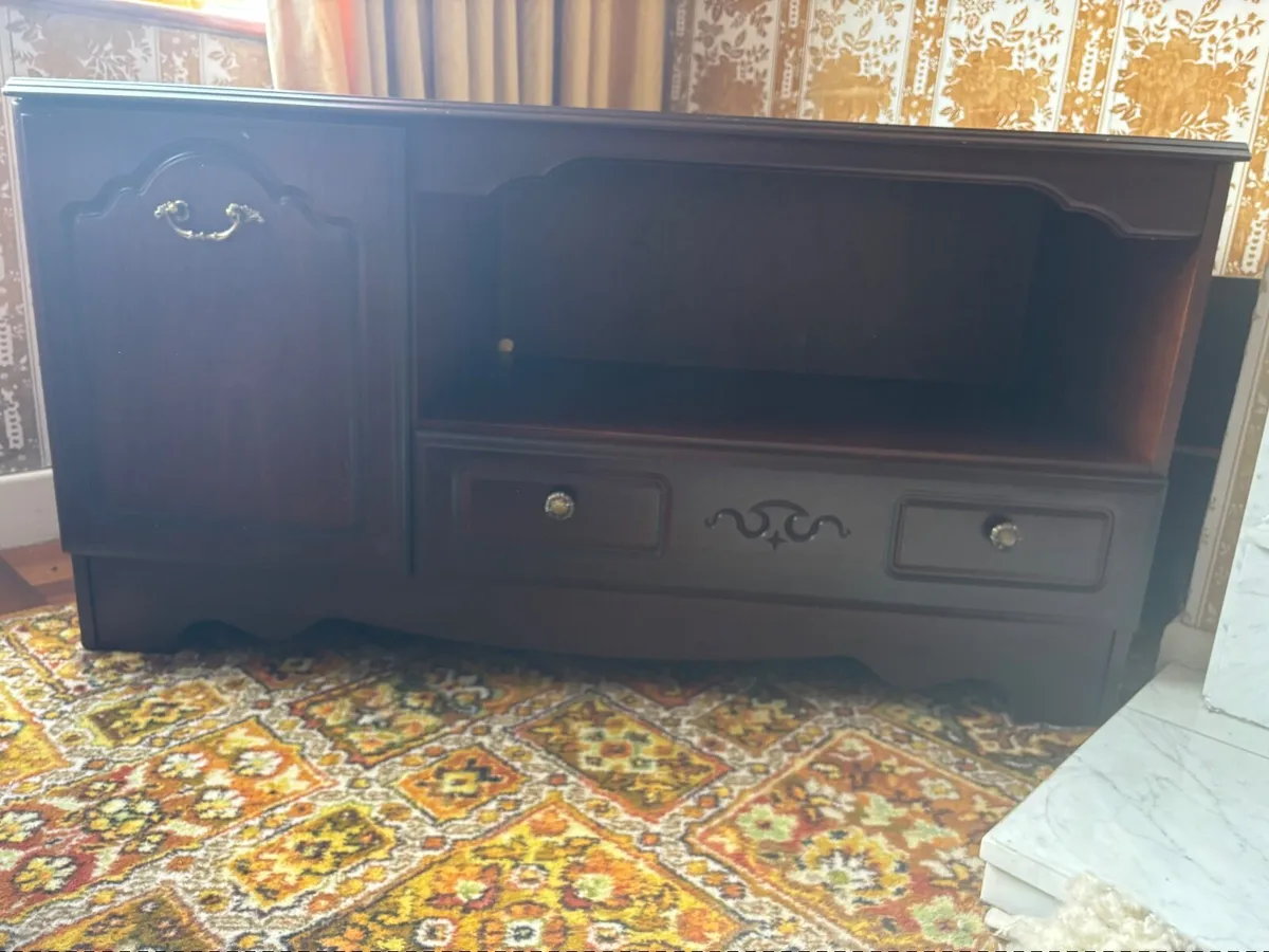 TV unit - Image 1