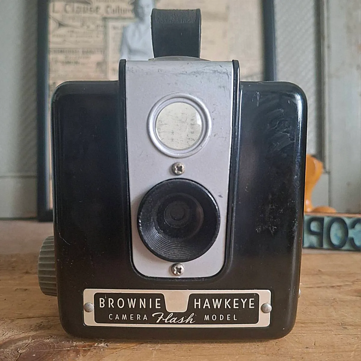 1950s Kodak Brownie Hawkeye Flash Model - Image 1
