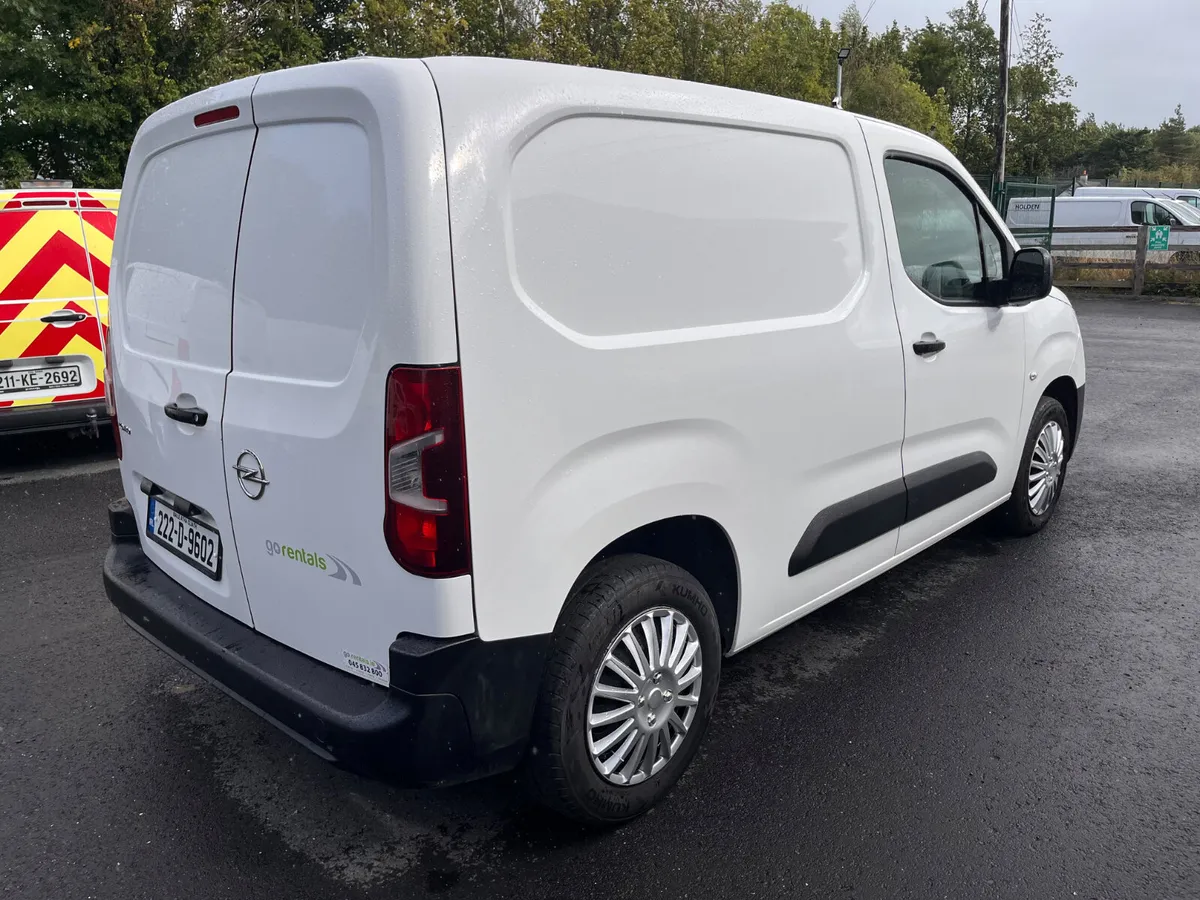 Opel Combo 6 Speed 100BHP 1.5L (1 Owner) - Image 4