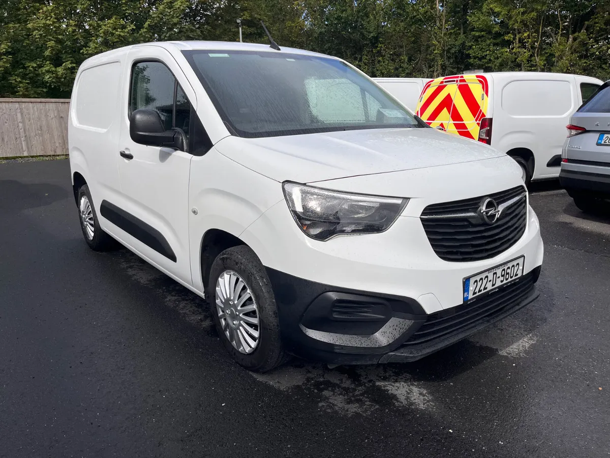 Opel Combo 6 Speed 100BHP 1.5L (1 Owner) - Image 3