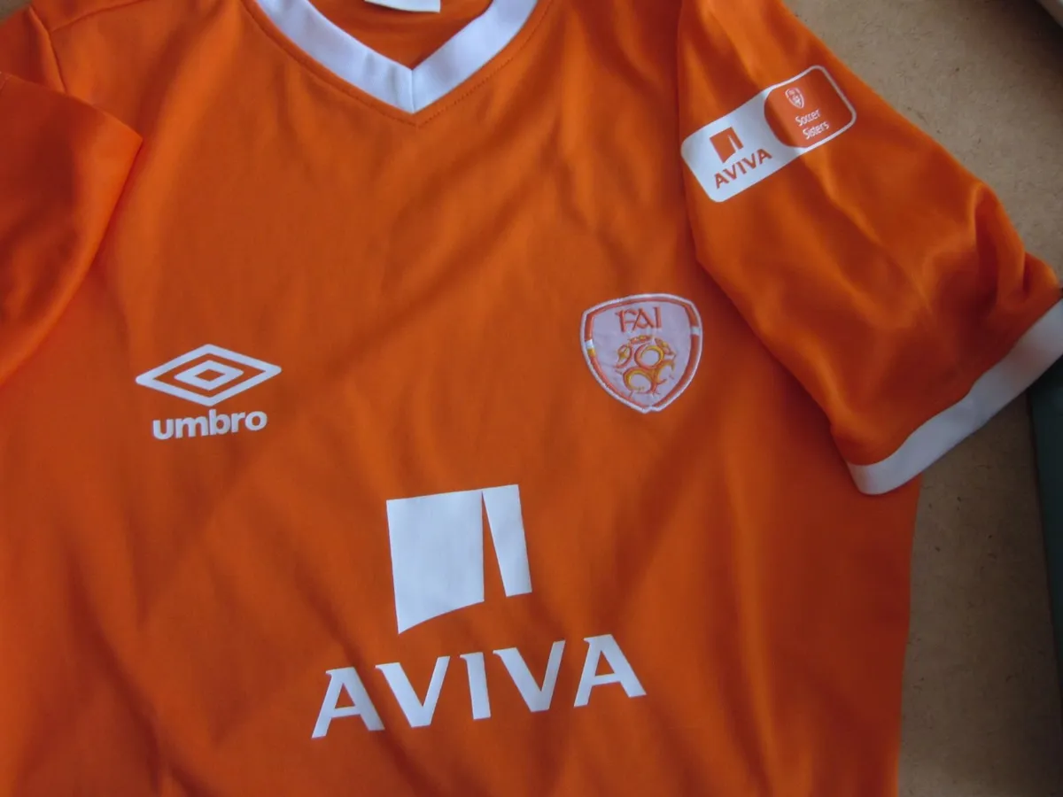Irish Soccer Umbro  Sisters Jersey 2015 - Image 3