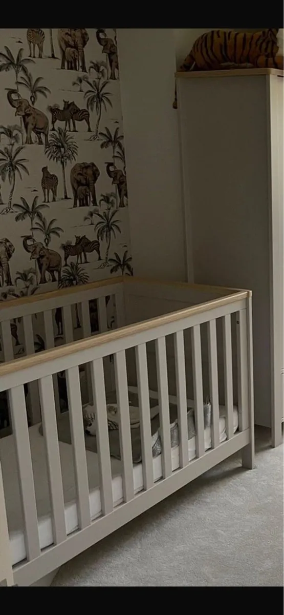 Infant cot - Image 2