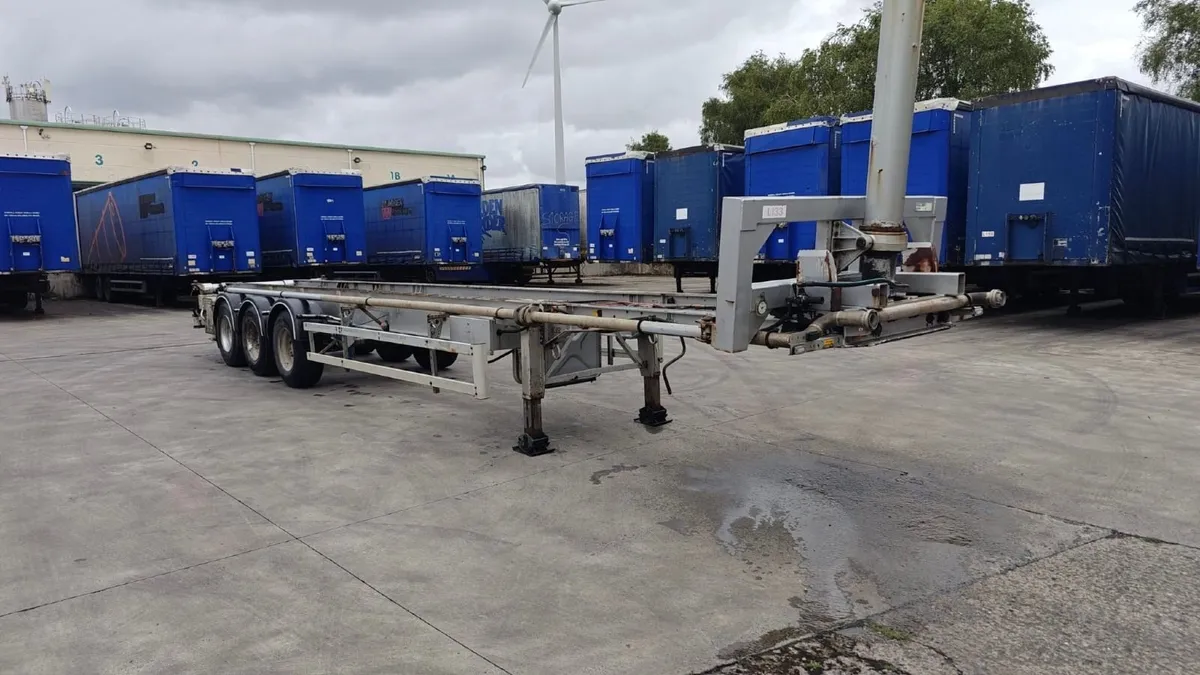 40ft Tri-Axle Skeletal Tipping Trailer - Image 1