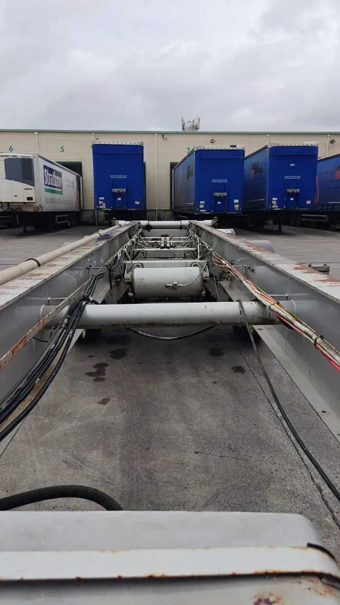 40ft Tri-Axle Skeletal Tipping Trailer - Image 2