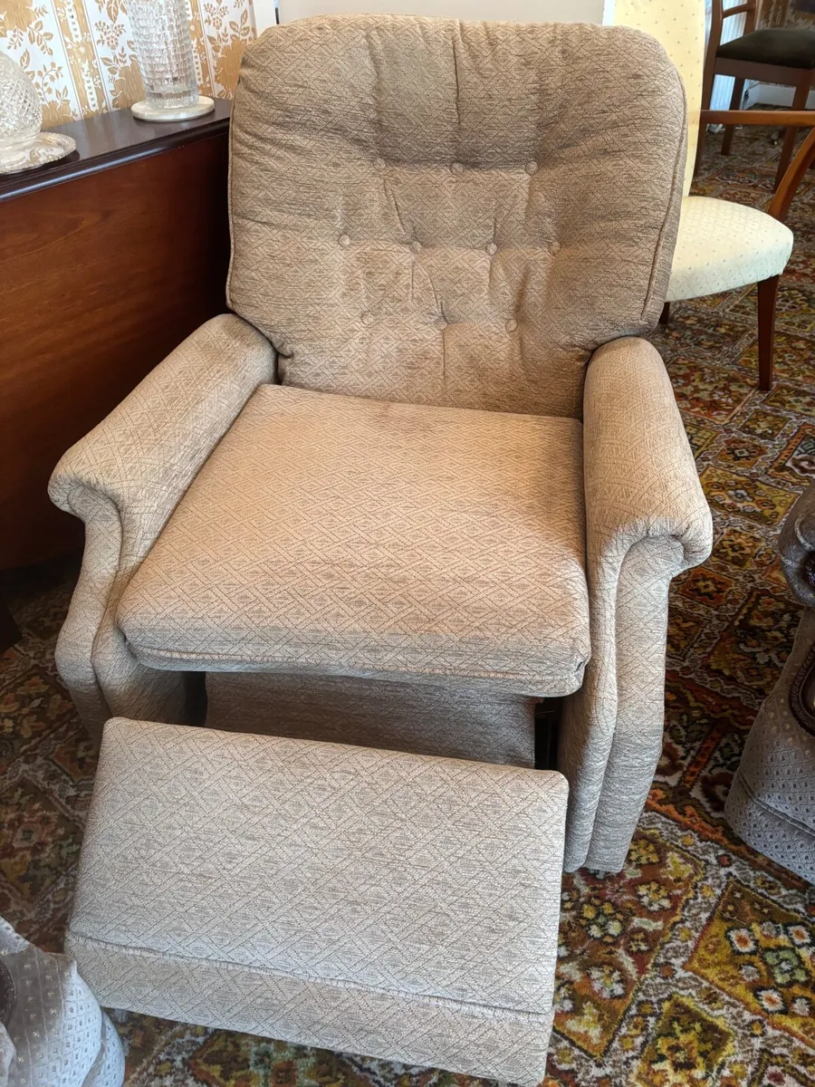Recliner chair - Image 3