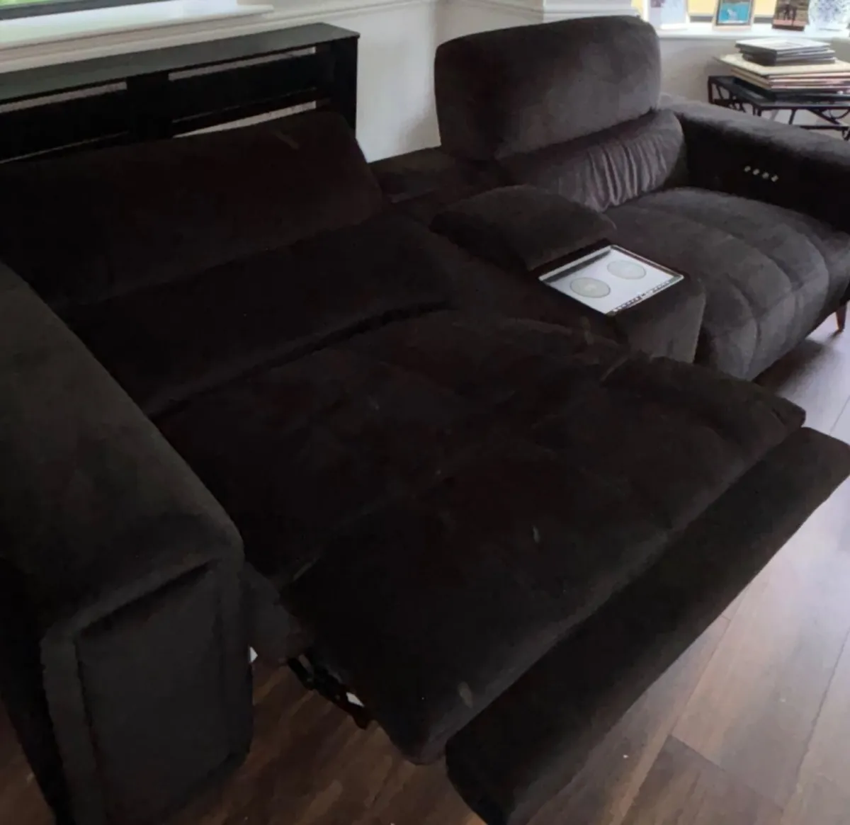Dfs 4D cinesound recliner sofa black velvet - Image 3