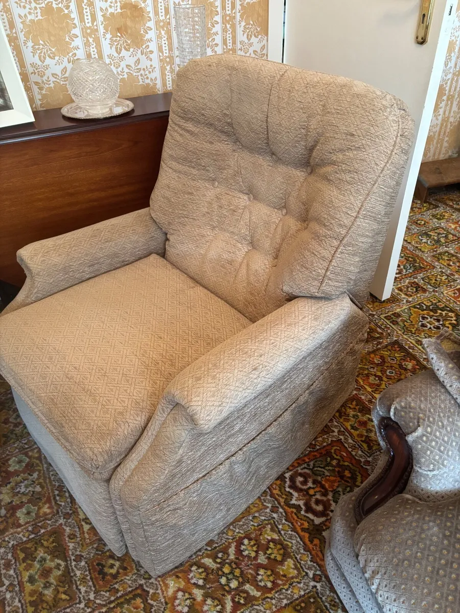 Recliner chair - Image 4