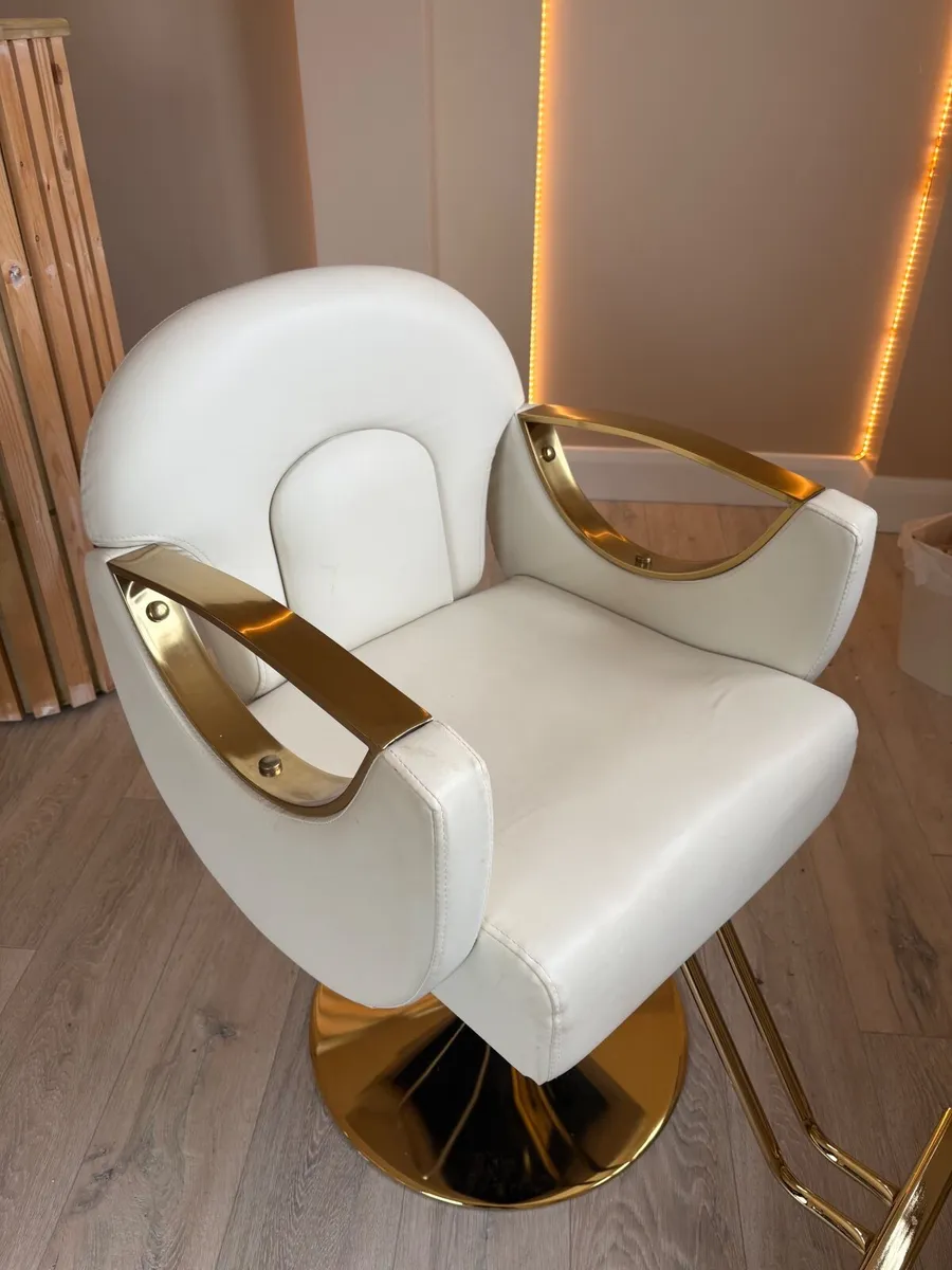 Cream salon chair - Image 1