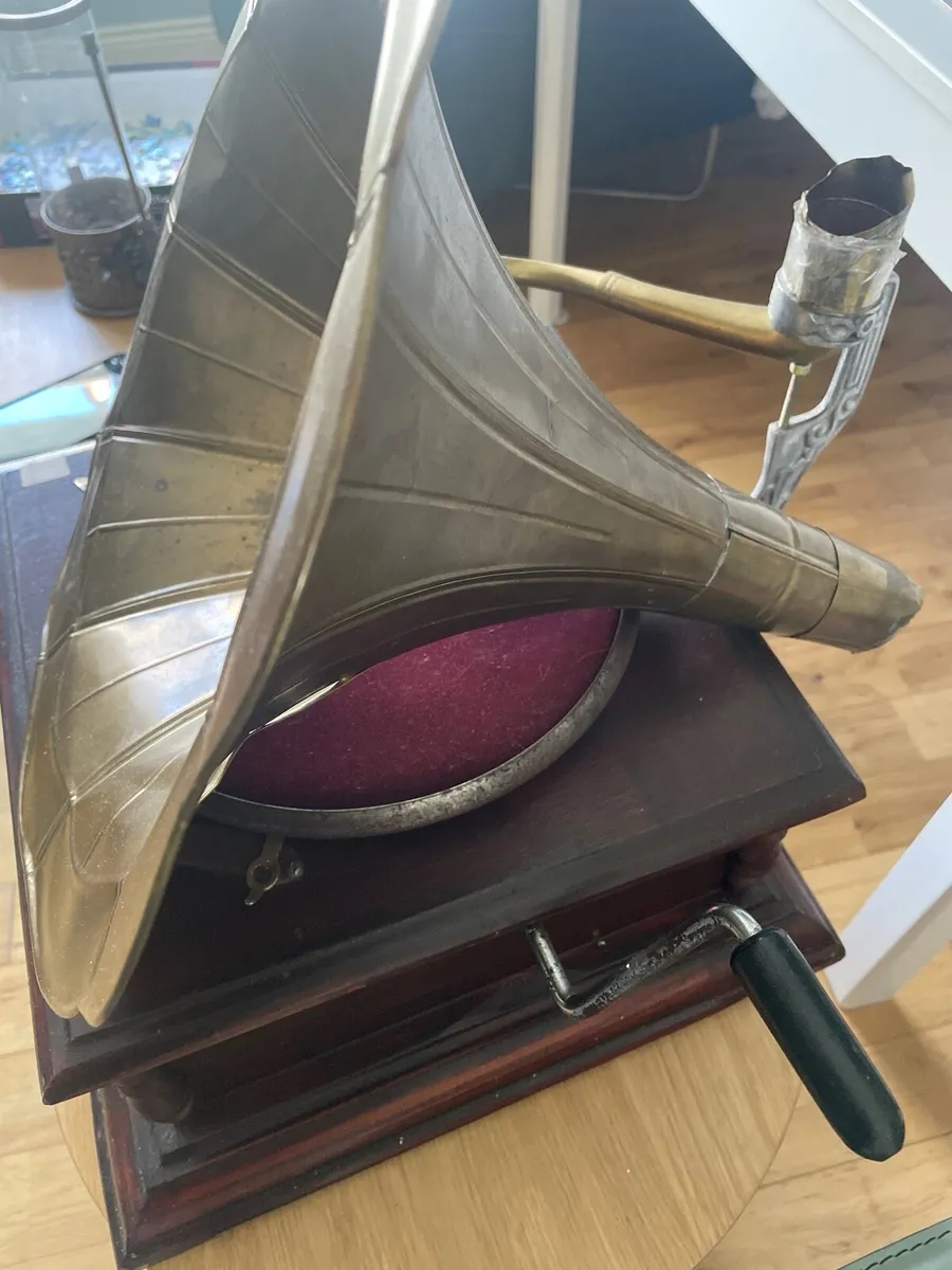 Working Gramophone with Horn - Image 3