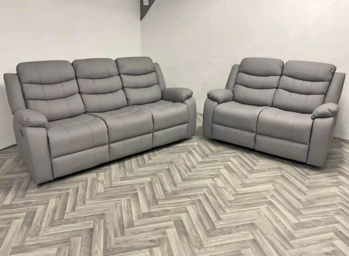 3+2 Roma Leather Manual Recliner Sofa - Image 1