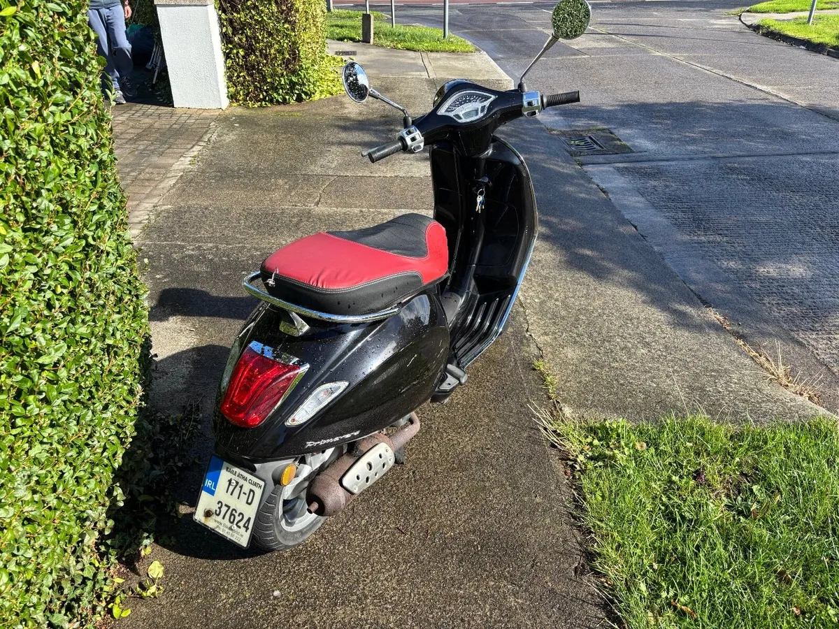 Vespa Primavera 50cc 2-Stroke Moped - Image 3