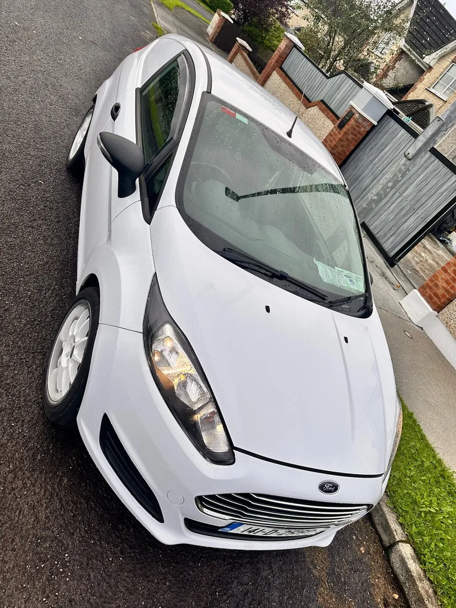 Ford fiesta - Image 2