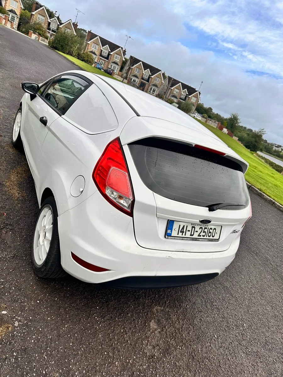 Ford fiesta - Image 3