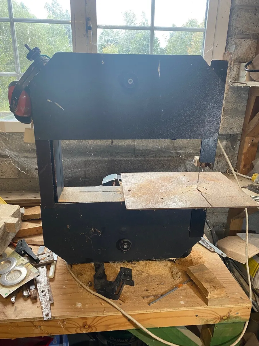 Old band saw - Image 1