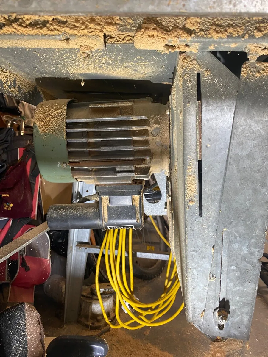 Small Table saw - Image 3