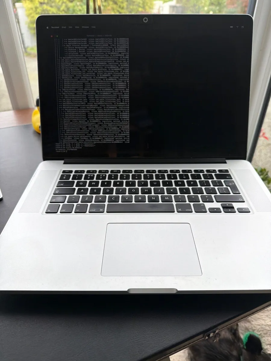 MacBook Pro 15 - Image 1