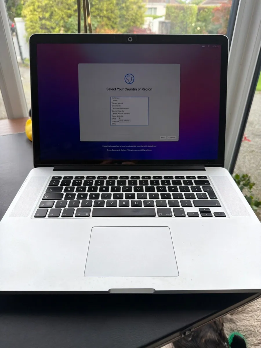 MacBook Pro 15 - Image 2