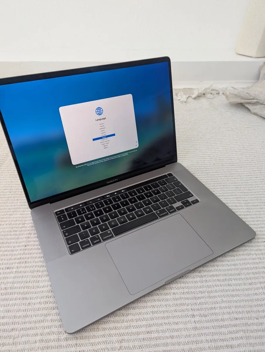 16inch Mac Book Pro, great condition